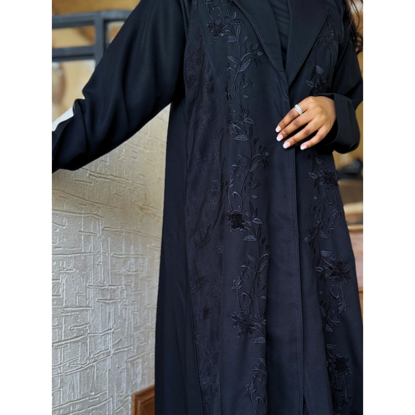 عباية عملية مطرزة للنساء - أسود - A162