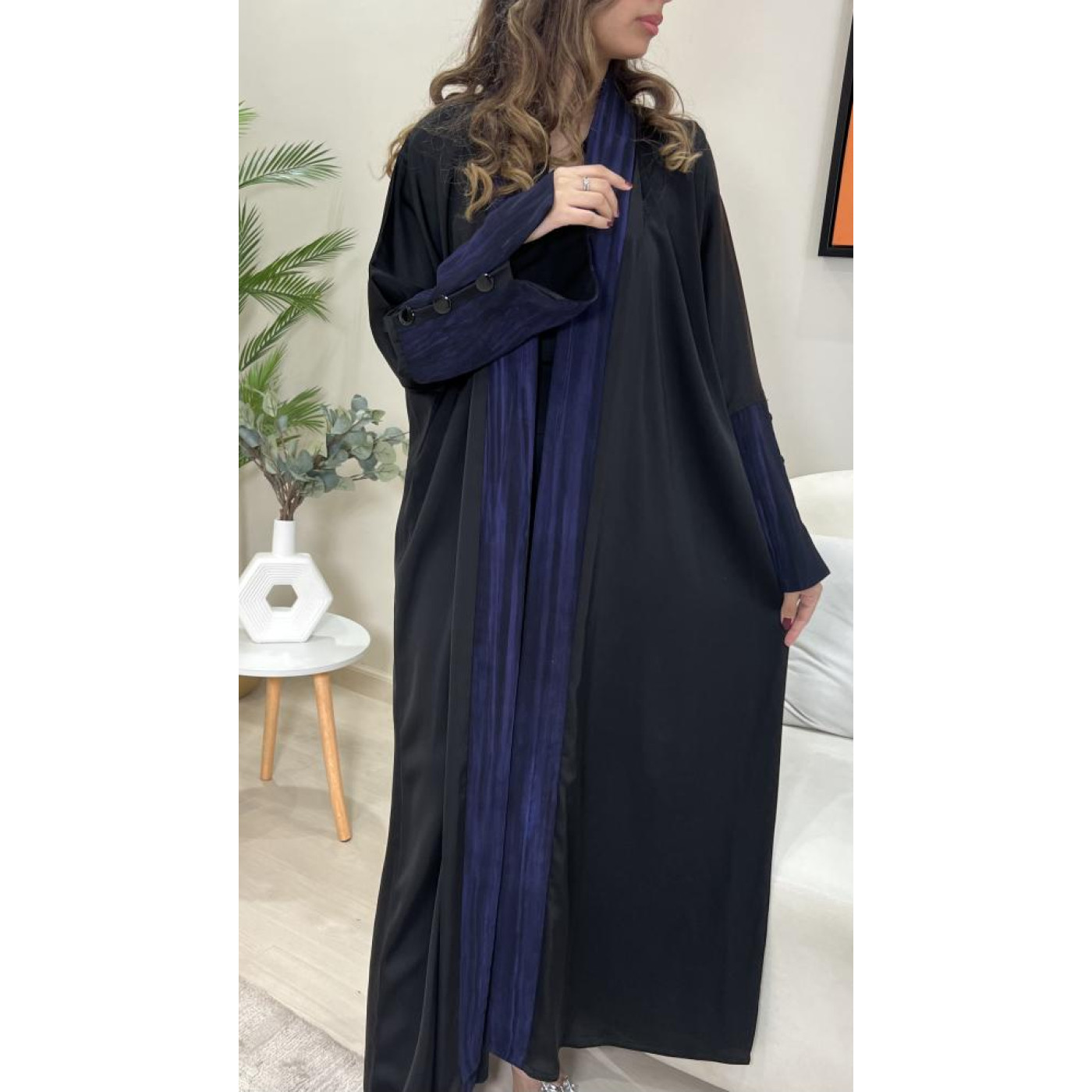 عباية لف بقماش انترنت مع جاكار - أسود وكحلي