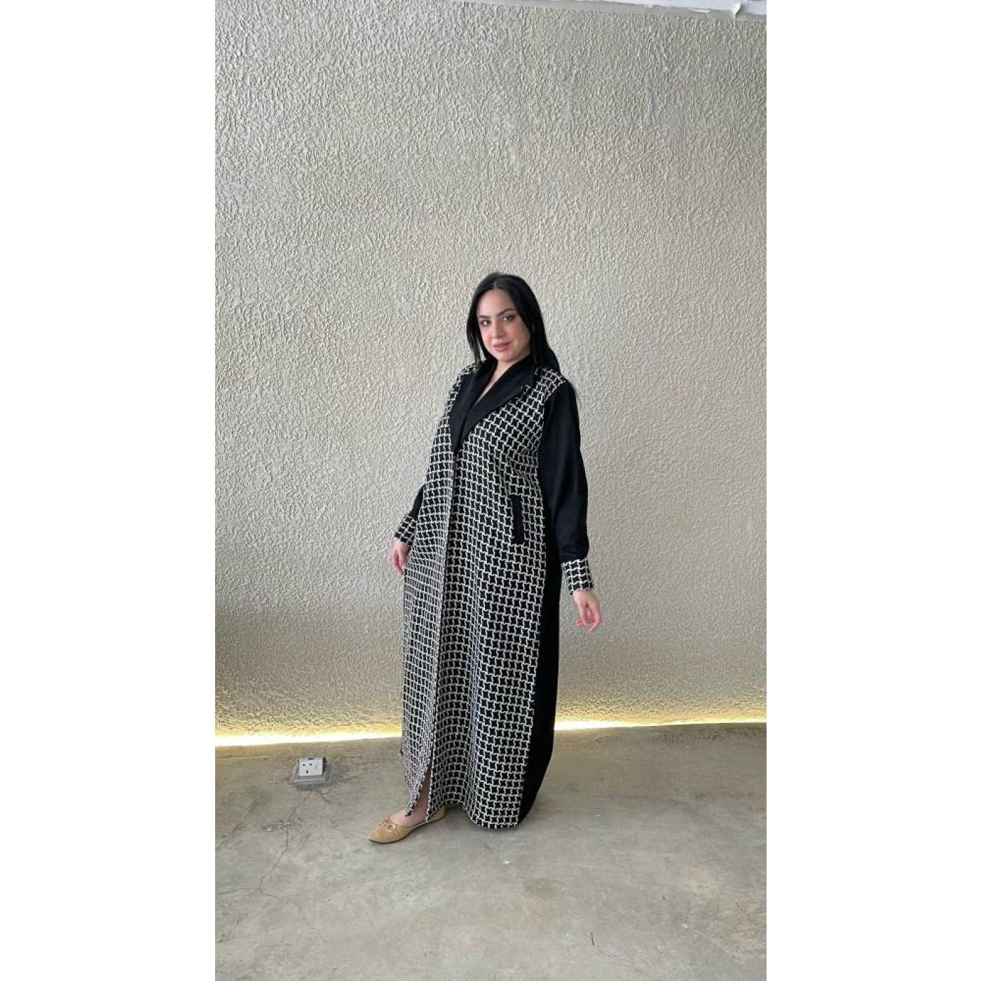 عباية شاموه مع صوف للنساء - أبيض وأسود -02a-033