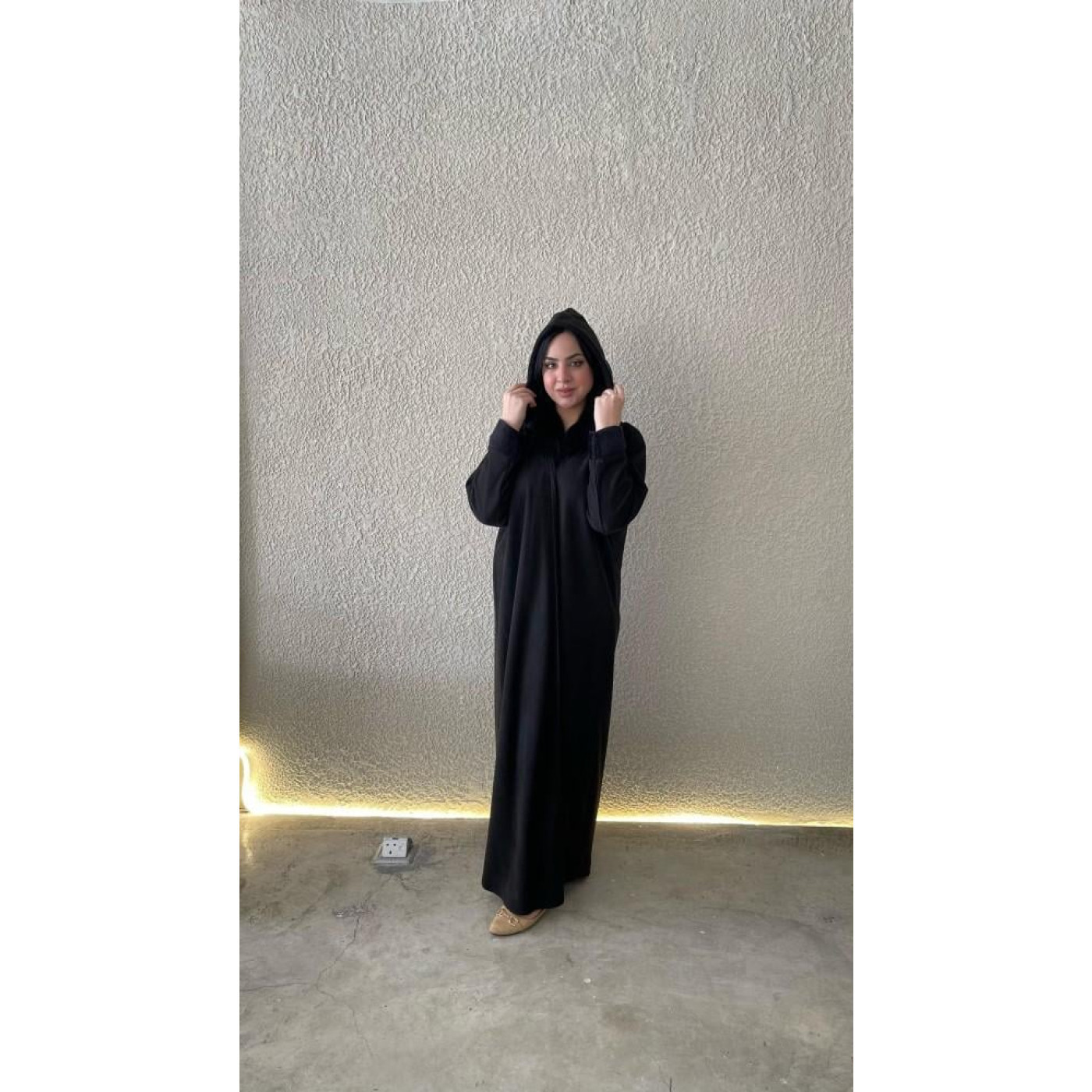 عباية شاموه مع قبعة من الفرو للنساء