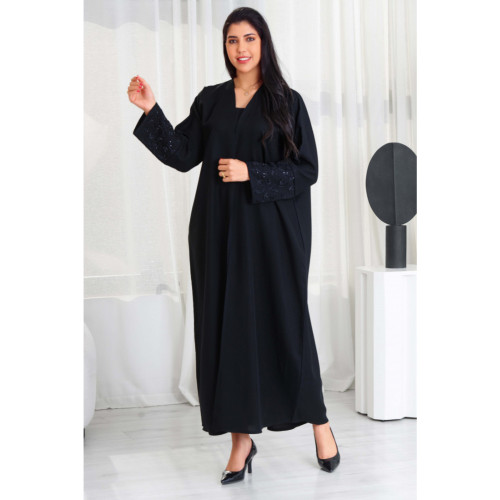 عباية بتطريز ورد مع كريستال خفيف ع الاكمام للنساء - أسود - A145