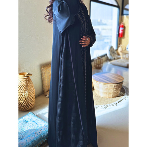 عباية عملية مطرزة للنساء - أسود - A150