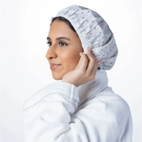 غطاء استحمام للشعر - ابيض منقط بالوردي - N-091