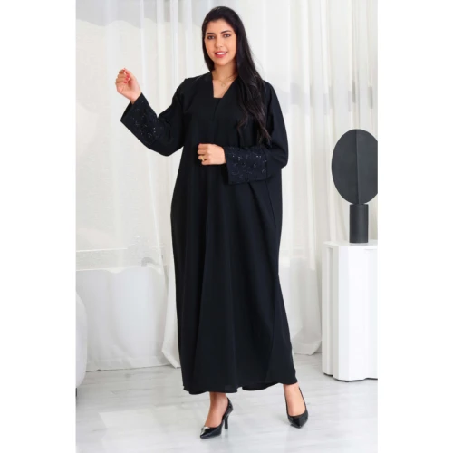 عباية بتطريز ورد مع كريستال خفيف ع الاكمام للنساء - أسود - A145