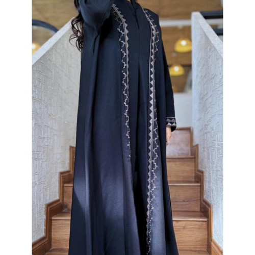 عباية عملية مطرزة للنساء - أسود - A152