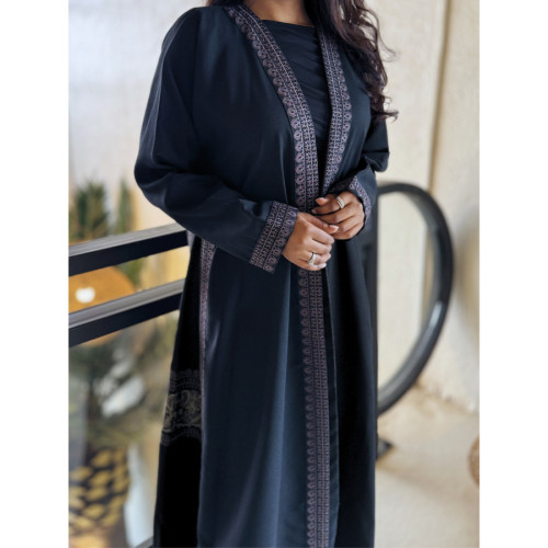 عباية عملية مطرزة للنساء - أسود - A159