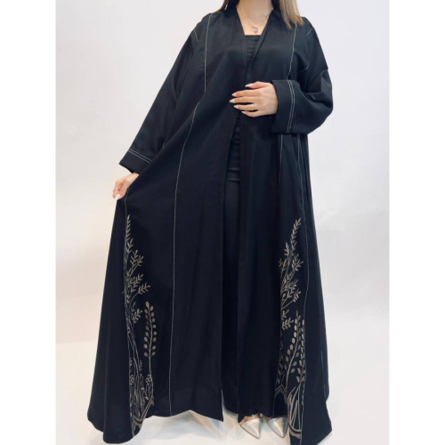 عباية لف نص كلوش بتطريز بيج - كريب - أسود - A178