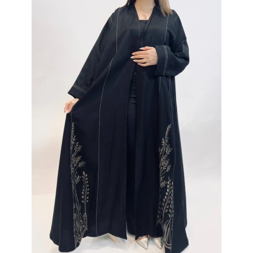 عباية لف نص كلوش بتطريز بيج - كريب - أسود - A178