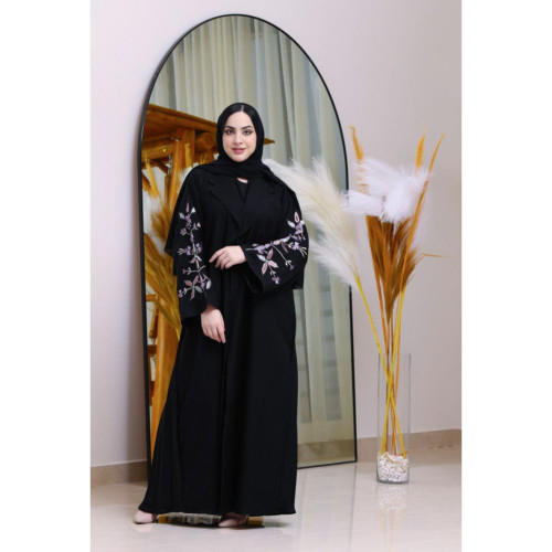 عباية كتان بأكمام مطرزة مع كسرات بليسه من الخلف للنساء - أسود