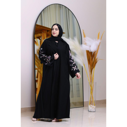 عباية كتان بأكمام مطرزة مع كسرات بليسه من الخلف للنساء - أسود