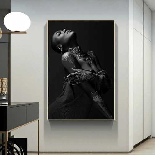 لوحة حائط قماشية رسمة امرأة جميلة - 120x80 سم - أسود