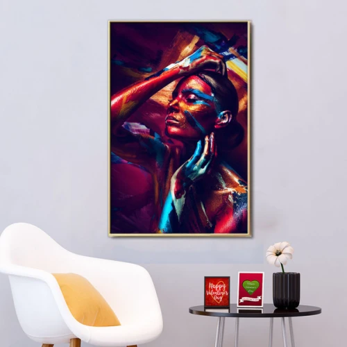 لوحة قماشية عصرية لفتاة شابة مع برواز - 120x80 سم