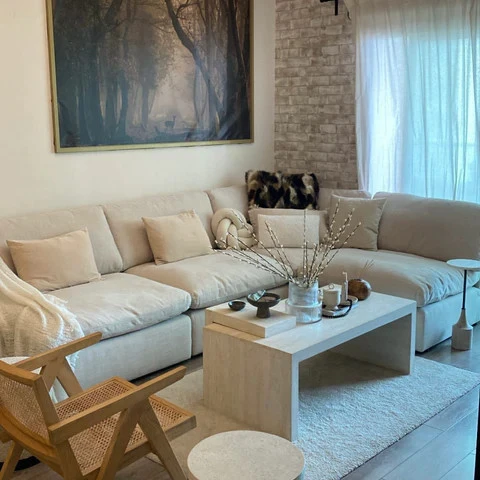 الهوم طاولة مركزية من الرخام الفاخر - 120x45x60 سم - أوف وايت
