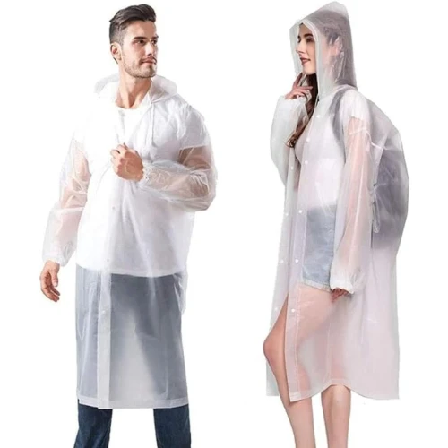 معطف شفاف للأجواء الماطرة